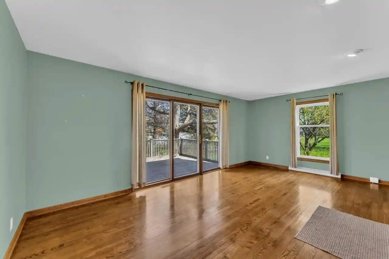 Photo 2 of Single family home for sale at 7 Sprucewood Court Court, Wind Point, WI 53402 | MLS# 1978084 | Listing updated on 2026-09-01