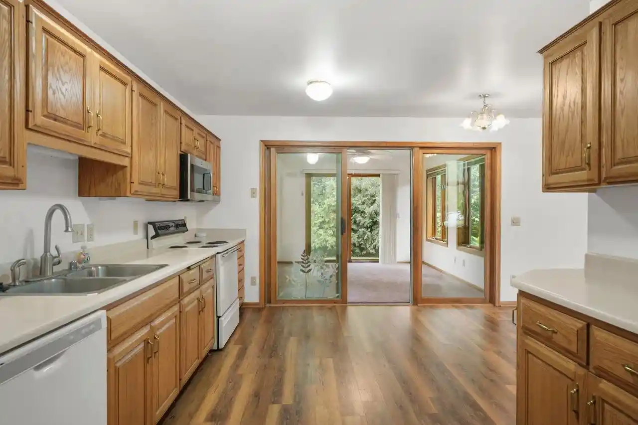 Photo 3 of Sale Pending at 109 W Parkview St, Cottage Grove, WI 53527 | MLS# 2031454 | Listing updated on 2026-09-17