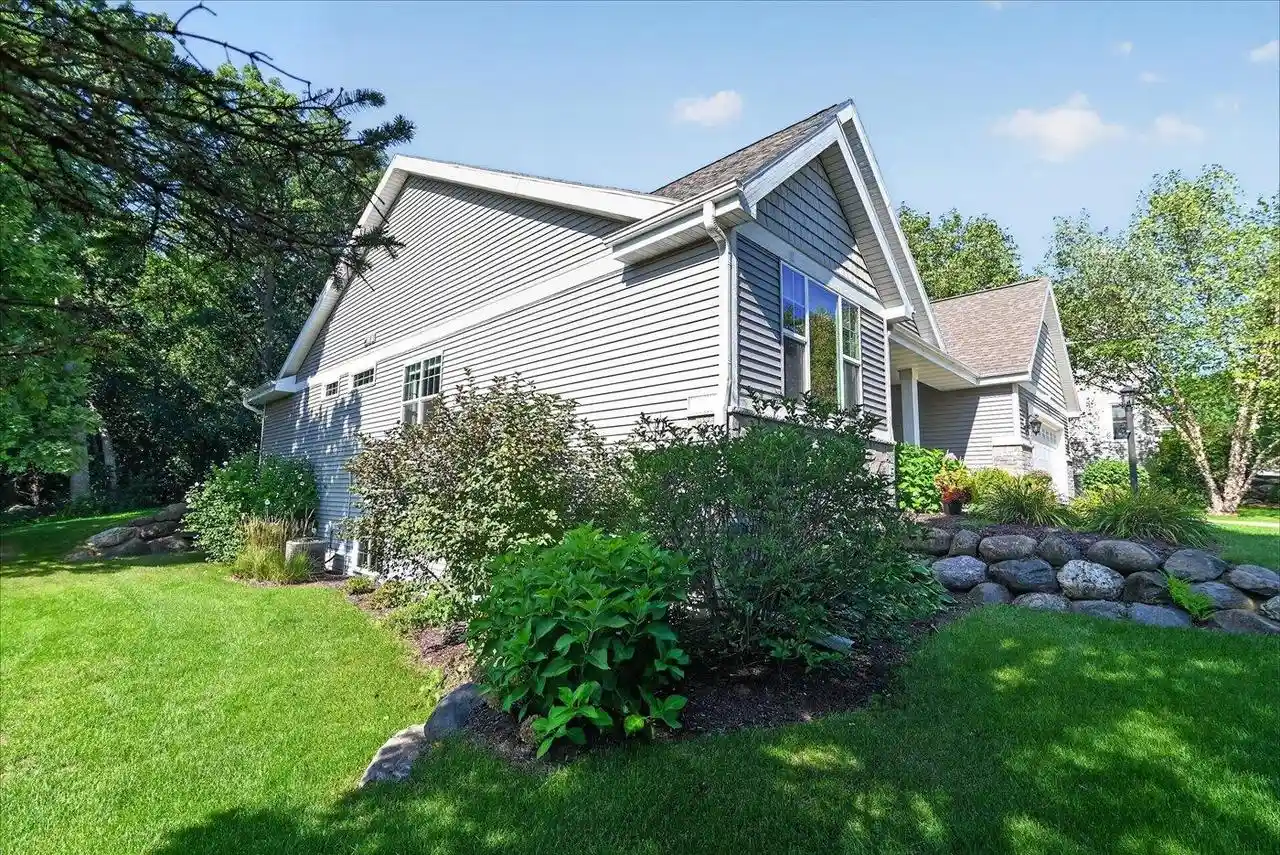 Photo 3 of Sale Pending at 3083 Barrington Hills Court Court, Fitchburg, WI 53711 | MLS# 2031456 | Listing updated on 2026-09-13