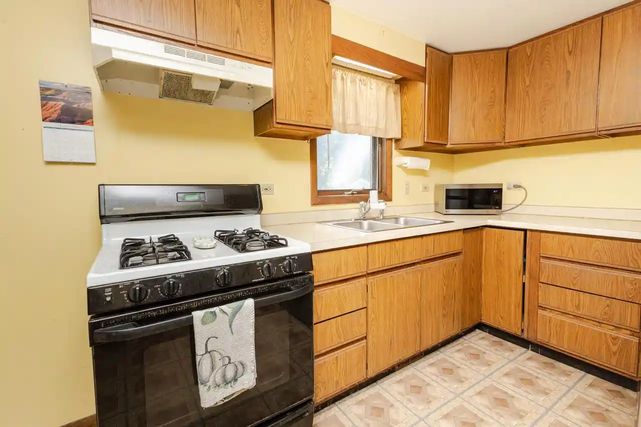4th image of N1196 Birch Dr Dr, Genoa City, WI 53128 | MLS# 1978091
