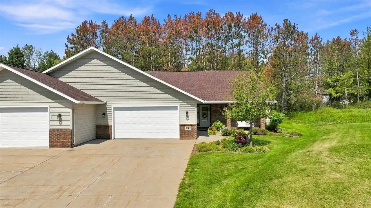 Photo 1 of Single family home for sale at 1807 Savannah Circle Circle, Marshfield, WI 54449 | MLS# 22604210 | Listing updated on 2026-08-28