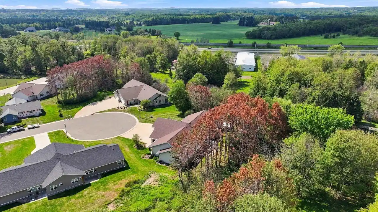 Photo 2 of Single family home for sale at 1807 Savannah Circle Circle, Marshfield, WI 54449 | MLS# 22604210 | Listing updated on 2026-08-28