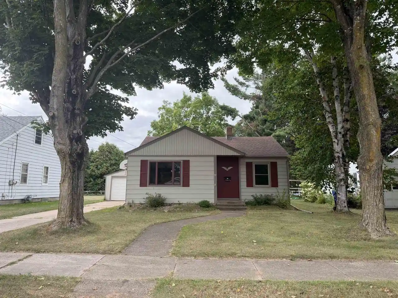 Photo 1 of Single family home for sale at 44 West Street Street, Clintonville, WI 54929 | MLS# 2031459 | Listing updated on 2026-09-10