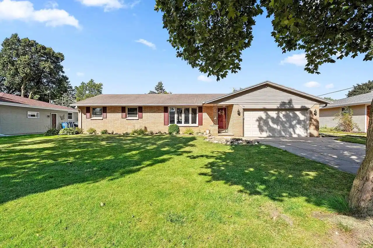 Photo 1 of Single family home for sale at 1192 Alice Dr Dr, Green Bay, WI 54304 | MLS# 50331793 | Listing updated on 2026-09-14