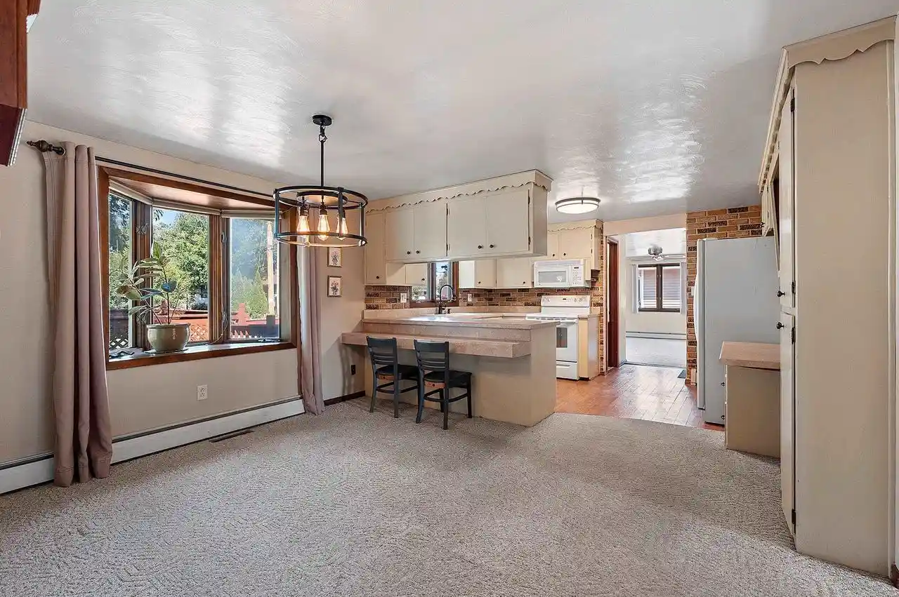 Photo 4 of Single family home for sale at 1192 Alice Dr Dr, Green Bay, WI 54304 | MLS# 50331793 | Listing updated on 2026-09-24