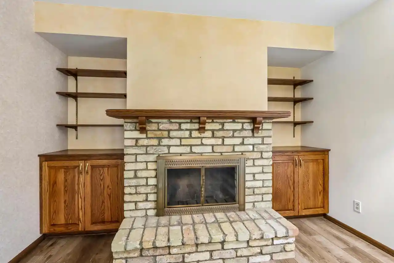 4th image of W167N10425 Bridle Path Path, Germantown, WI 53022 | MLS# 1978095