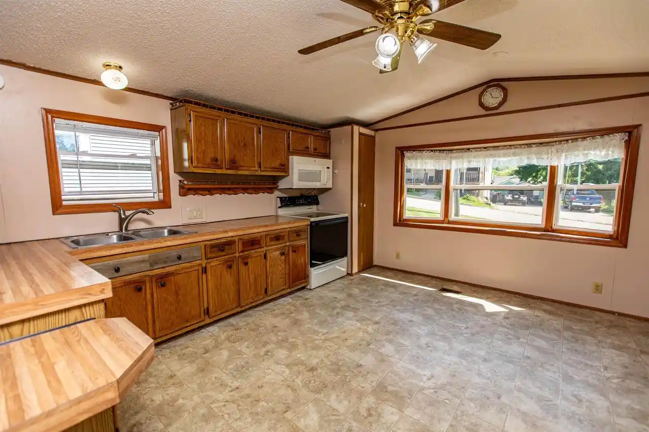36th image of 815 Union Street Street, Mineral Point, WI 53565 | MLS# 2031462