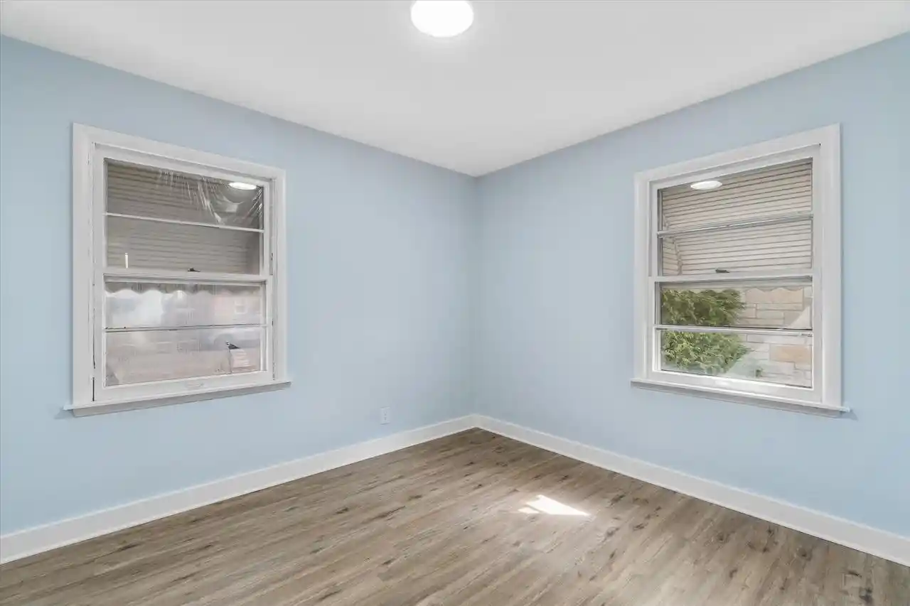 Photo 3 of Single family home for sale at 2101 W Fairmount Avenue Avenue, Milwaukee, WI 53209 | MLS# 1978097 | Listing updated on 2026-08-27