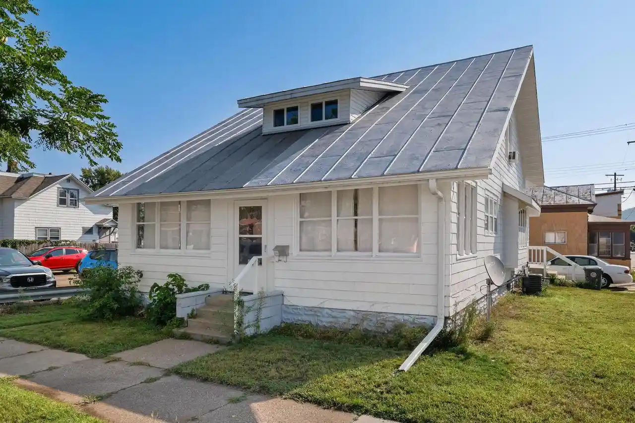 Photo 1 of Sale Pending at 1602 Kane Street Street #1604, La Crosse, WI 54603 | MLS# 1978102 | Listing updated on 2026-08-31