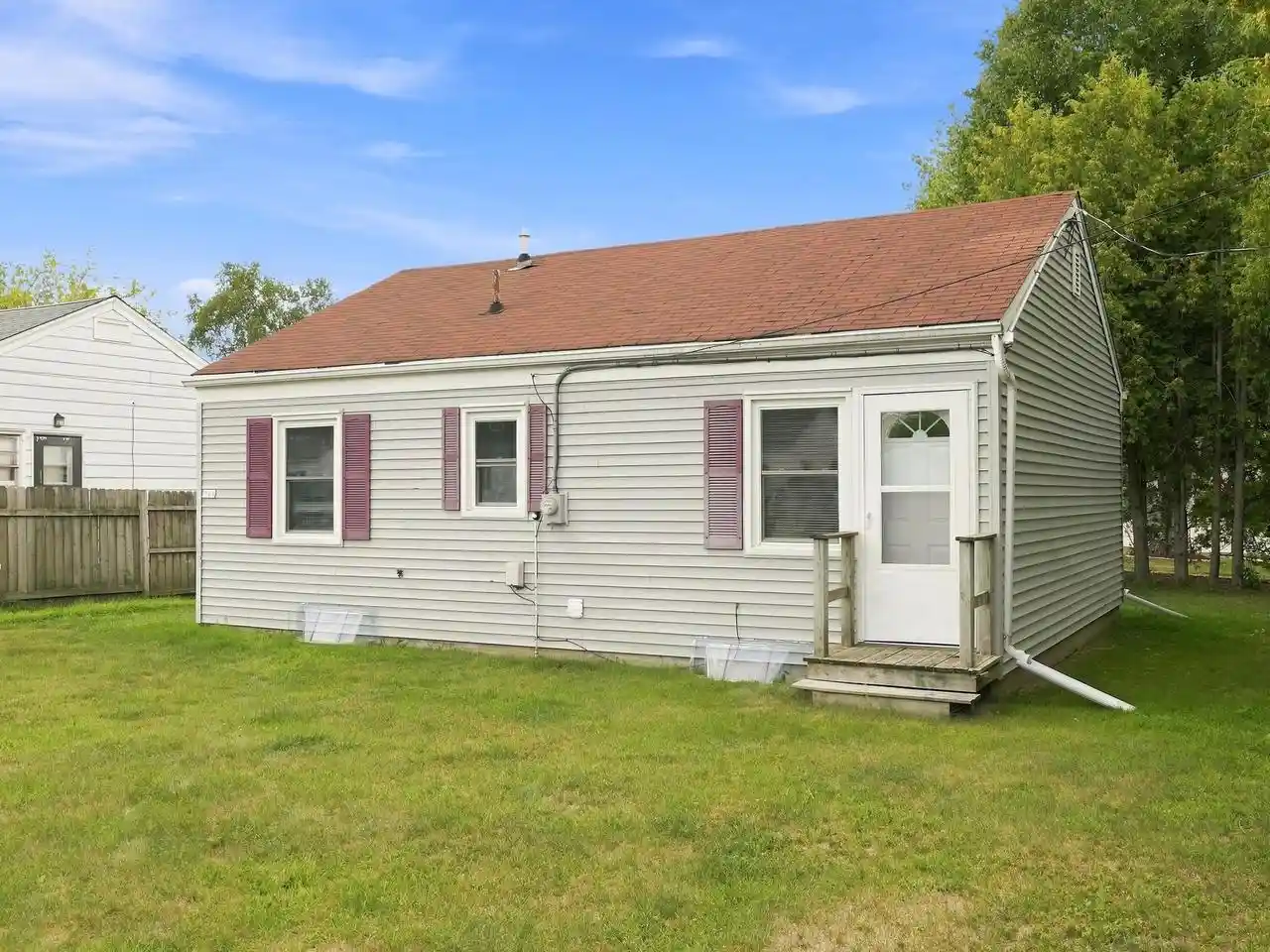 5th image of 904 Raton Court Court, Manitowoc, WI 54220 | MLS# 1978108
