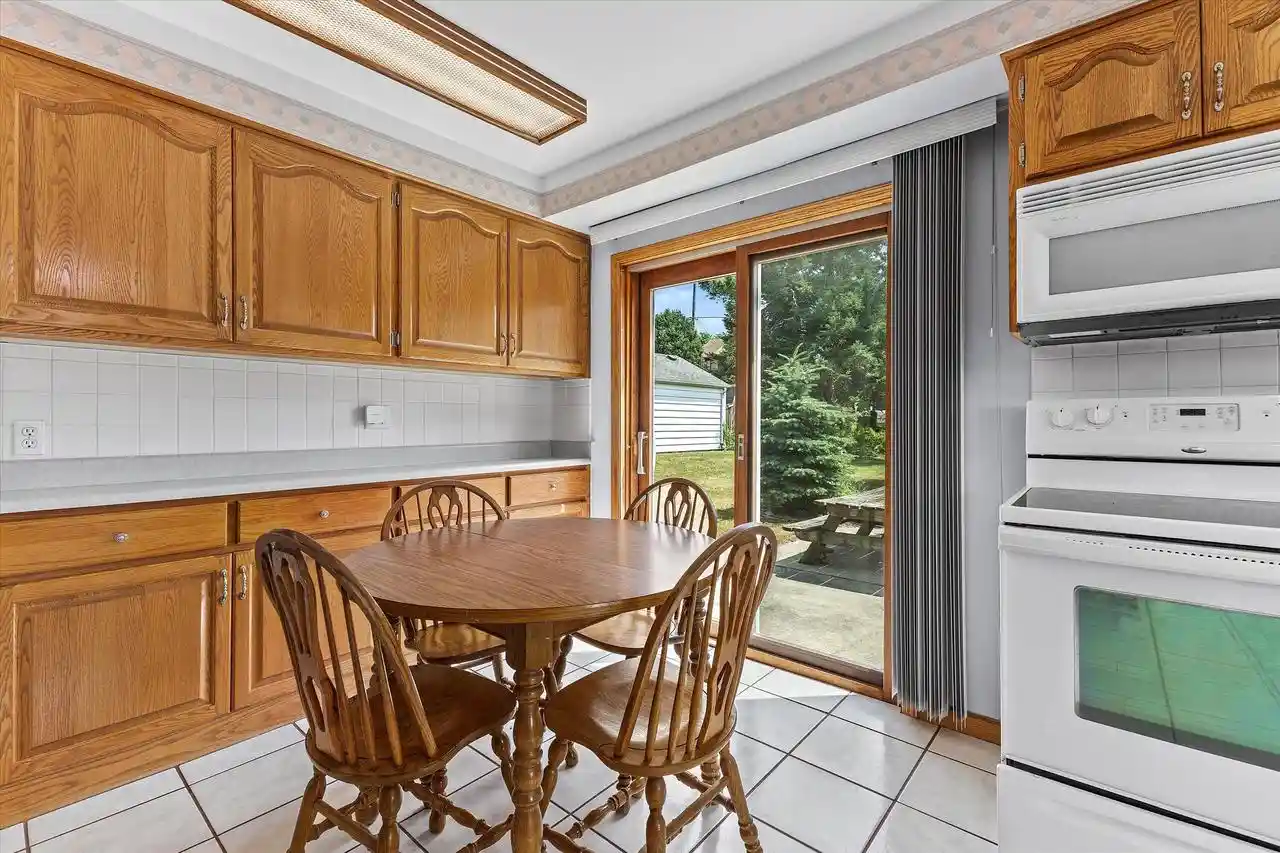 Photo 2 of Single family home for sale at 725 Oak Street Street, South Milwaukee, WI 53172 | MLS# 1978118 | Listing updated on 2026-08-29