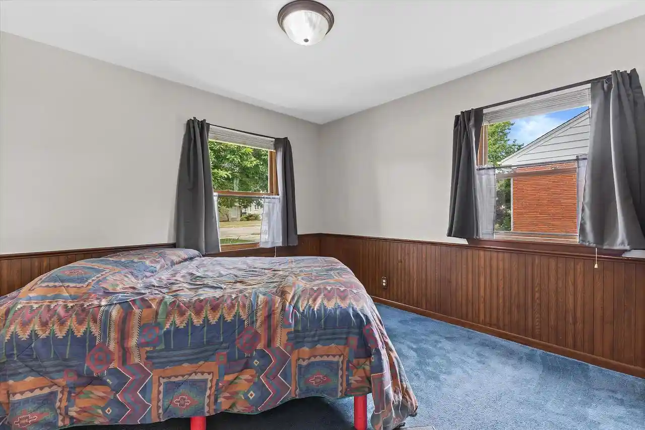 Photo 3 of Single family home for sale at 725 Oak Street Street, South Milwaukee, WI 53172 | MLS# 1978118 | Listing updated on 2026-08-29