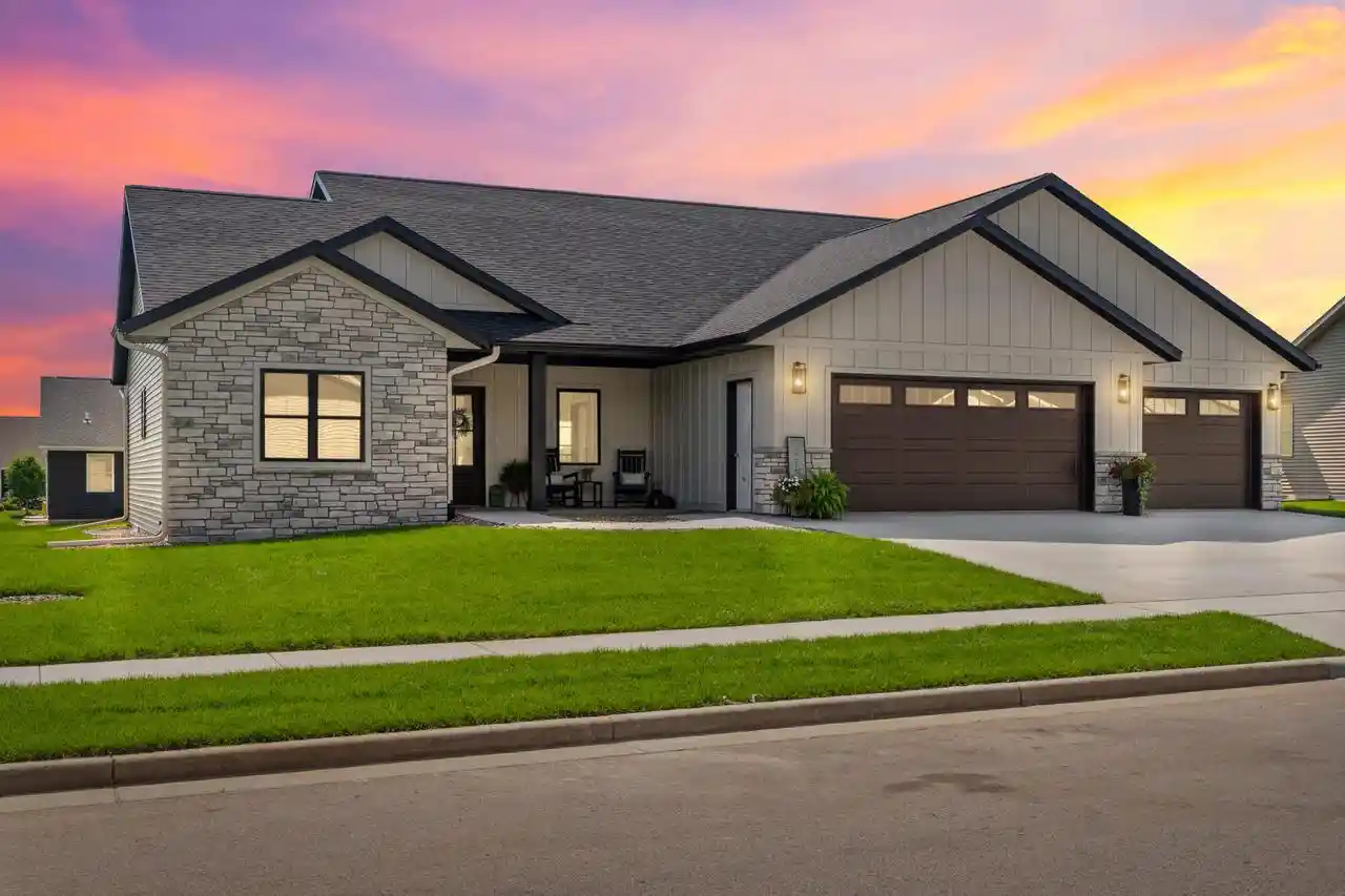Photo 1 of Single family home for sale at 2910 Beyer Road Road, Holmen, WI 54636 | MLS# 1978122 | Listing updated on 2026-09-21