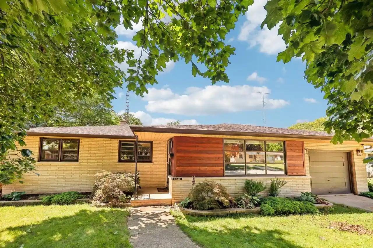 Photo 1 of Single family home for sale at 8040 19th Avenue Avenue, Kenosha, WI 53143 | MLS# 1978123 | Listing updated on 2026-08-29