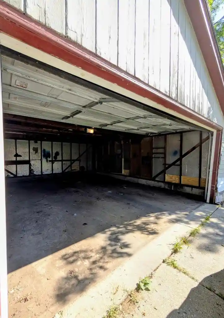 Photo 3 of Single family home for sale at 5800 N 63rd Street Street, Milwaukee, WI 53218 | MLS# 1978126 | Listing updated on 2026-08-30