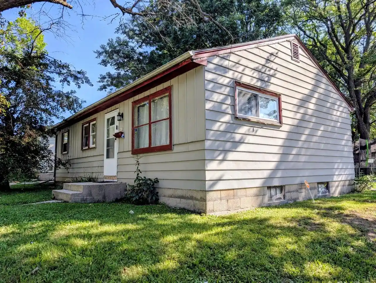 Photo 4 of Single family home for sale at 5800 N 63Rd Street Street, Milwaukee, WI 53218 | MLS# 1978126 | Listing updated on 2026-08-30