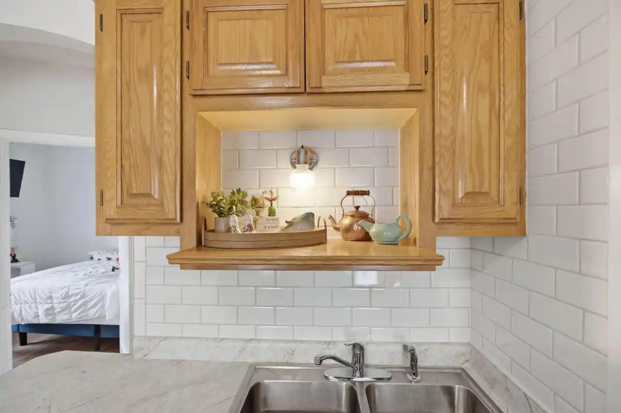Listing Photo 5 - Condo for sale in building located at 2021 S 32Nd St St, Milwaukee, WI 53215 - Unit #2023