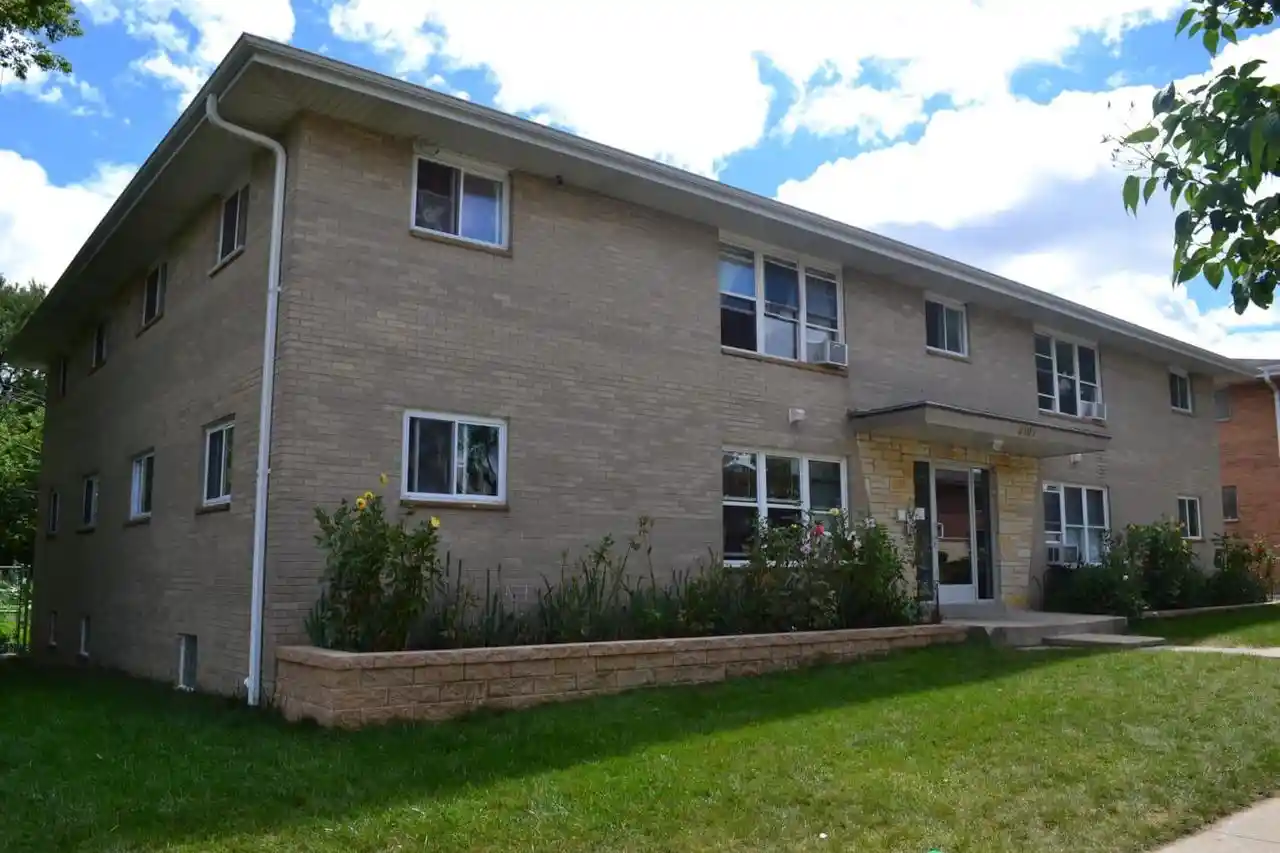 Photo 3 of Sale Pending at 3127 S Fardale Avenue Avenue, Milwaukee, WI 53221 | MLS# 1978136 | Listing updated on 2026-08-28