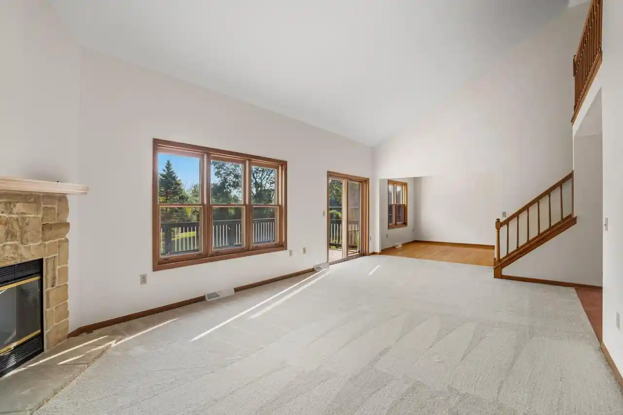 Listing Photo 5 - Condo for sale in building located at 3207 S Ridge Crest Ct Ct, New Berlin, WI 53151 - Unit #3205