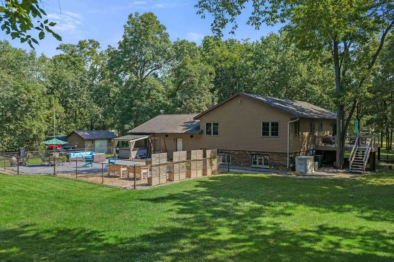 Photo 3 of Single family home for sale at 517 Schwantz Road Road, Pardeeville, WI 53954 | MLS# 2031485 | Listing updated on 2026-09-15