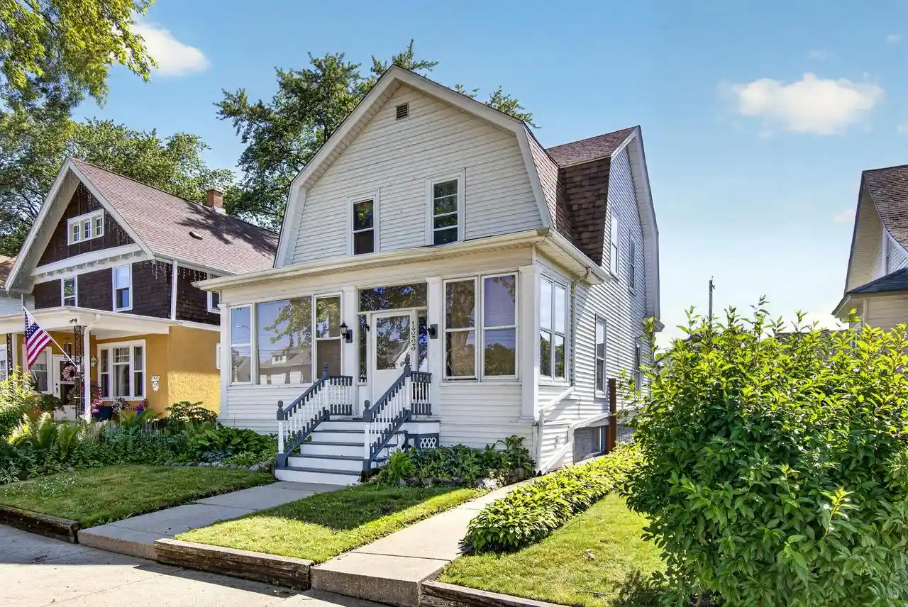 Photo 1 of Single family home for sale at 1333 West Boulevard Boulevard, Racine, WI 53405 | MLS# 1978150 | Listing updated on 2026-09-23