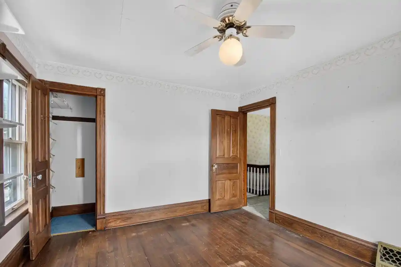 Photo 3 of Single family home for sale at 1333 West Boulevard Boulevard, Racine, WI 53405 | MLS# 1978150 | Listing updated on 2026-09-23