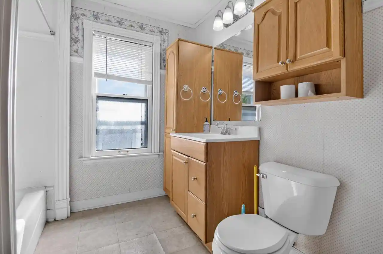 Photo 4 of Single family home for sale at 1333 West Boulevard Boulevard, Racine, WI 53405 | MLS# 1978150 | Listing updated on 2026-09-23