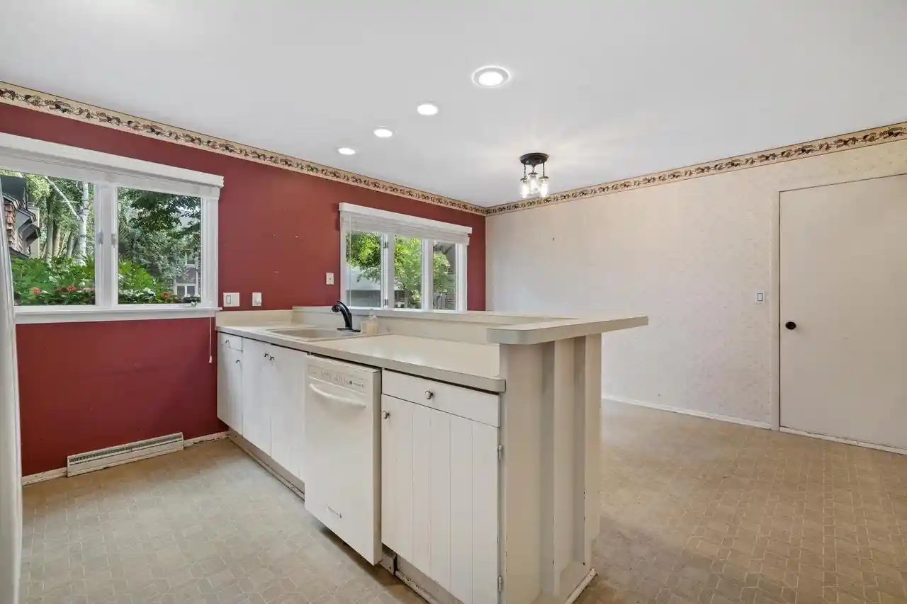 Photo 3 of Condo for sale at 92 Woodfield Ct, Racine, WI 53402 | MLS# 1978151 | Listing updated on 2026-09-17