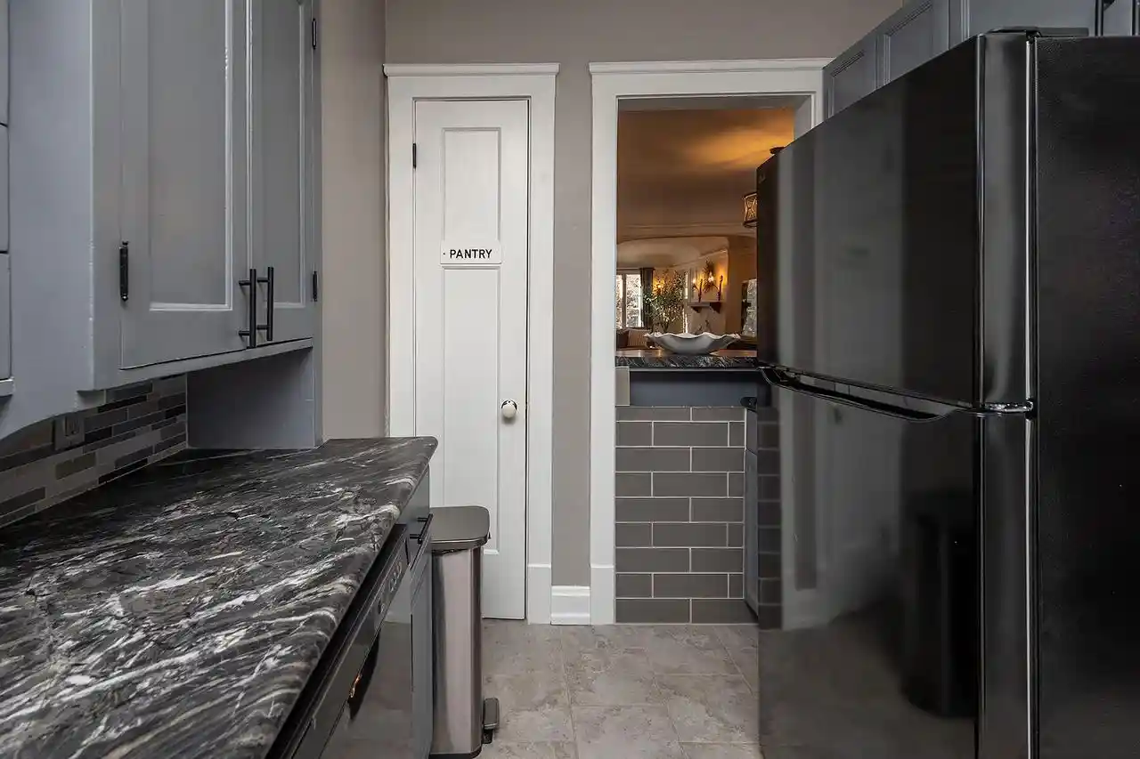 Listing Photo 4 - Condo for sale in building located at 6118 W Wisconsin Ave Ave, Wauwatosa, WI 53213 - Unit #6120