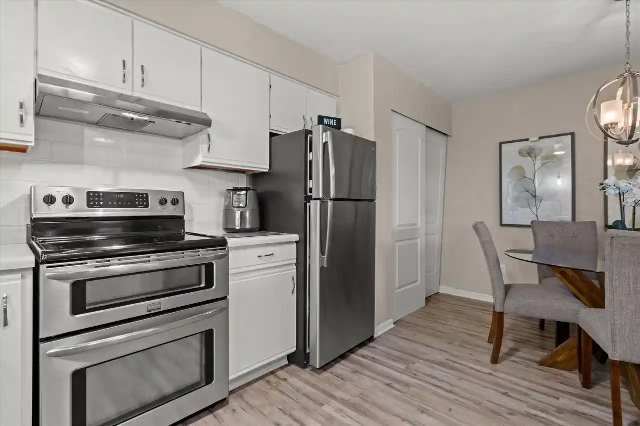 Listing Photo 4 - Condo for sale in building located at S75w16788 Jacob Ct, Muskego, WI 53150 - Unit #16