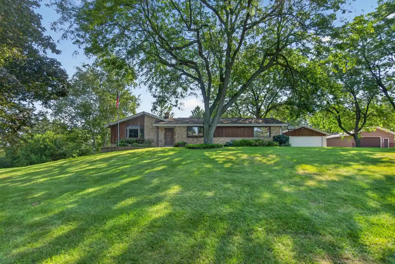 Photo 1 of Single family home for sale at 4092 Mary Lane Lane, Cedarburg, WI 53012 | MLS# 1978165 | Listing updated on 2026-10-05