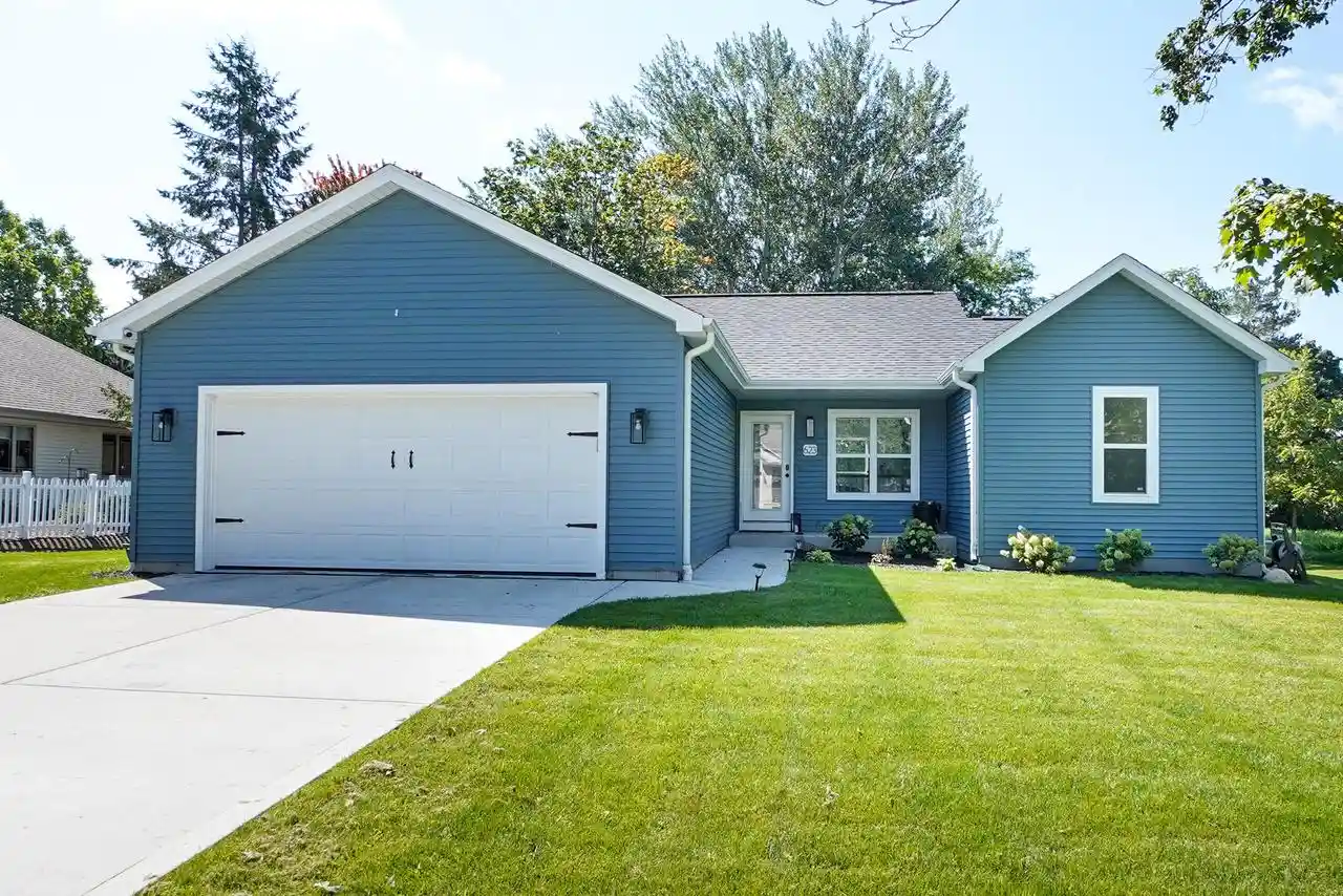 Photo 1 of Single family home for sale at 623 W Prospect Street Street, Hartford, WI 53027 | MLS# 1978167 | Listing updated on 2026-09-17