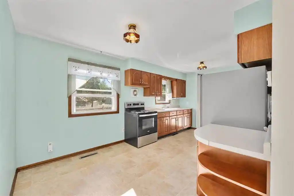 Photo 3 of Single family home for sale at 3025 Glenhaven Pl, Eau Claire, WI 54703 | MLS# 1604593 | Listing updated on 2026-09-17