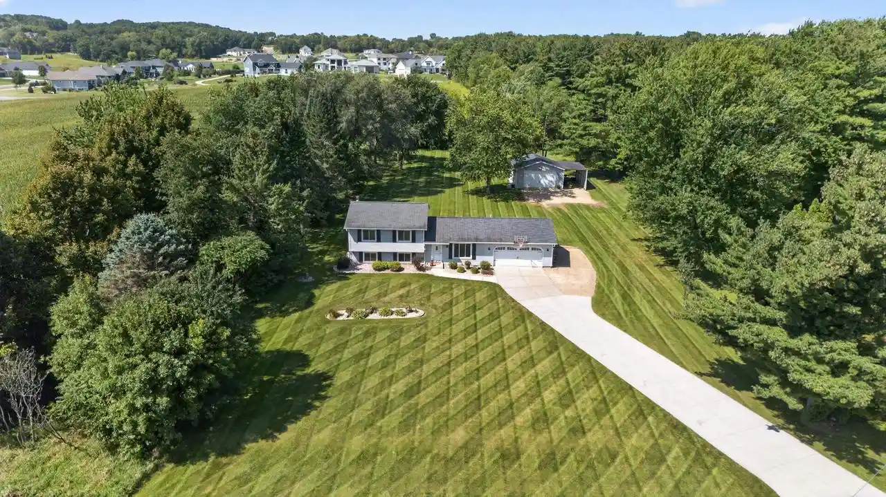 3rd image of 3425 Meadow Road Road, Verona, WI 53593 | MLS# 2031496