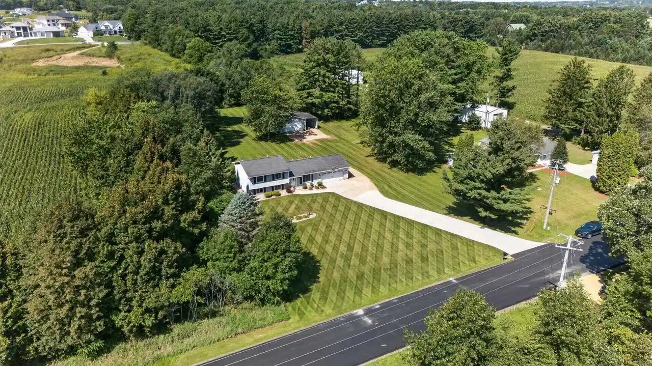 4th image of 3425 Meadow Road Road, Verona, WI 53593 | MLS# 2031496