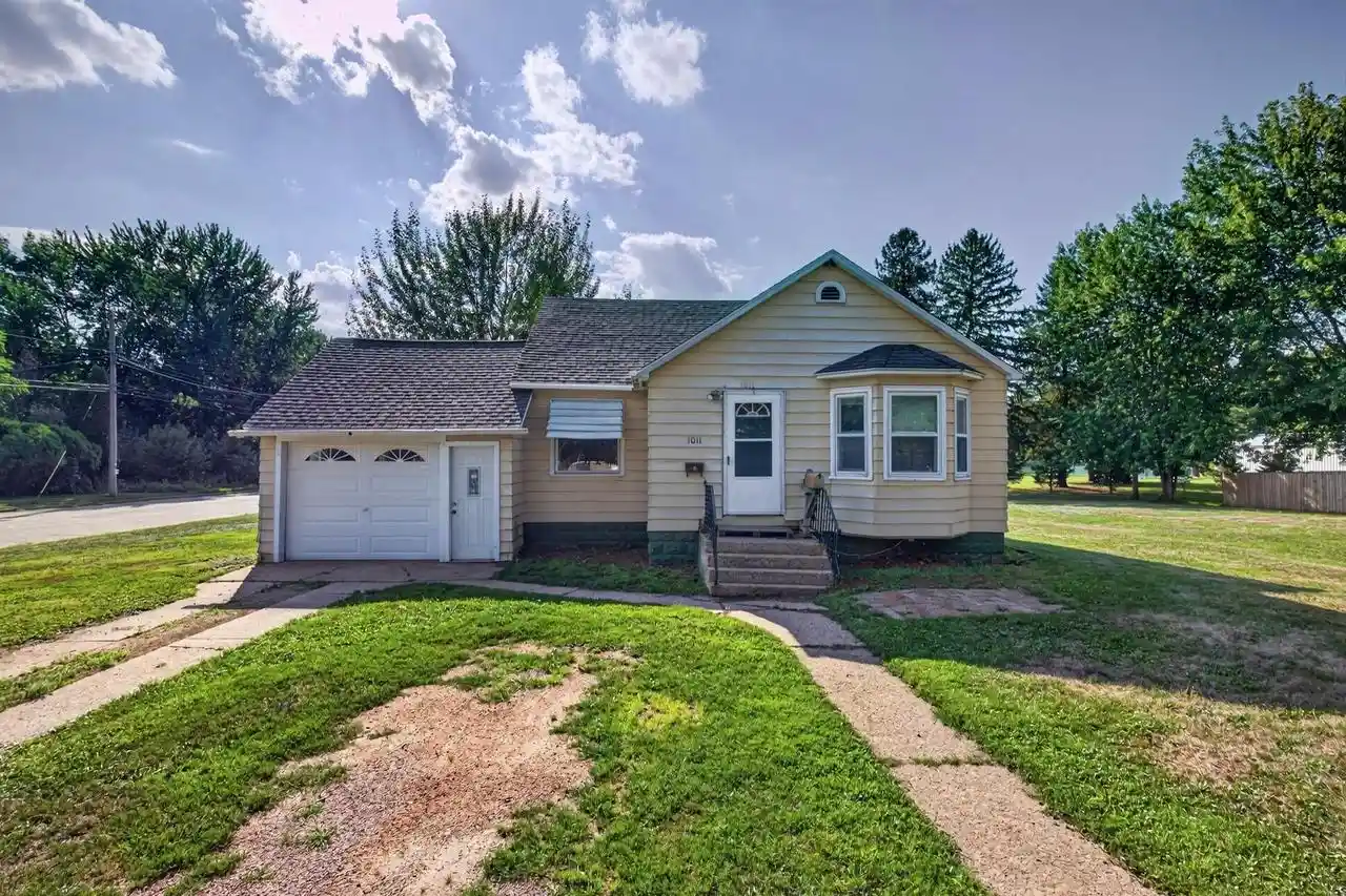 Photo 1 of Single family home for sale at 1011 11th Avenue North, Wisconsin Rapids, WI 54495 | MLS# 22604216 | Listing updated on 2026-08-28