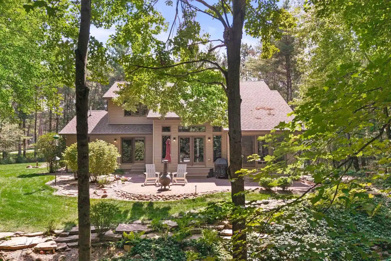 Photo 3 of Single family home for sale at 3811 North Valley Dr Dr, Wisconsin Rapids, WI 54494 | MLS# 22604218 | Listing updated on 2026-09-01