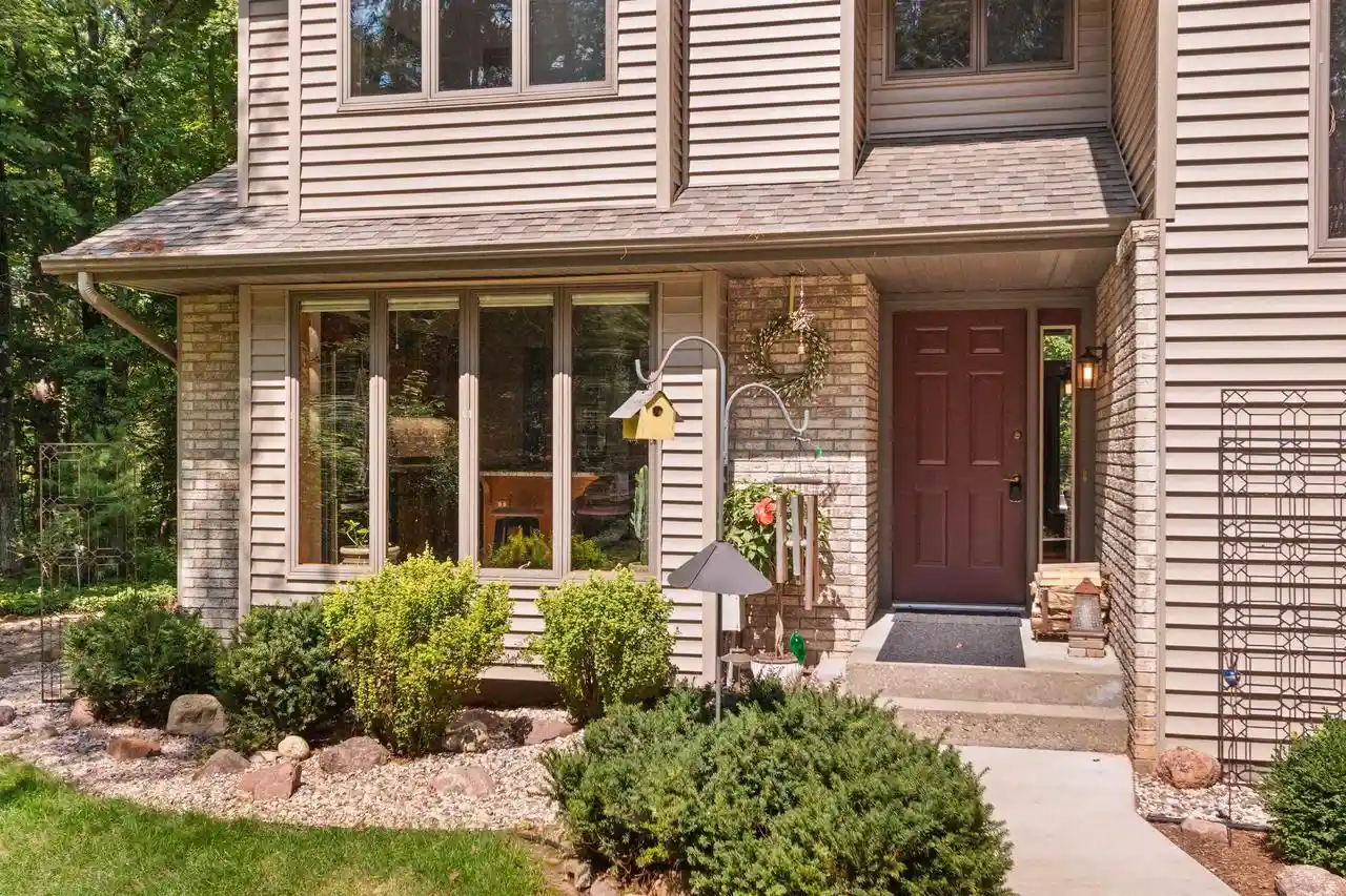 Photo 4 of Single family home for sale at 3811 North Valley Dr Dr, Wisconsin Rapids, WI 54494 | MLS# 22604218 | Listing updated on 2026-09-01