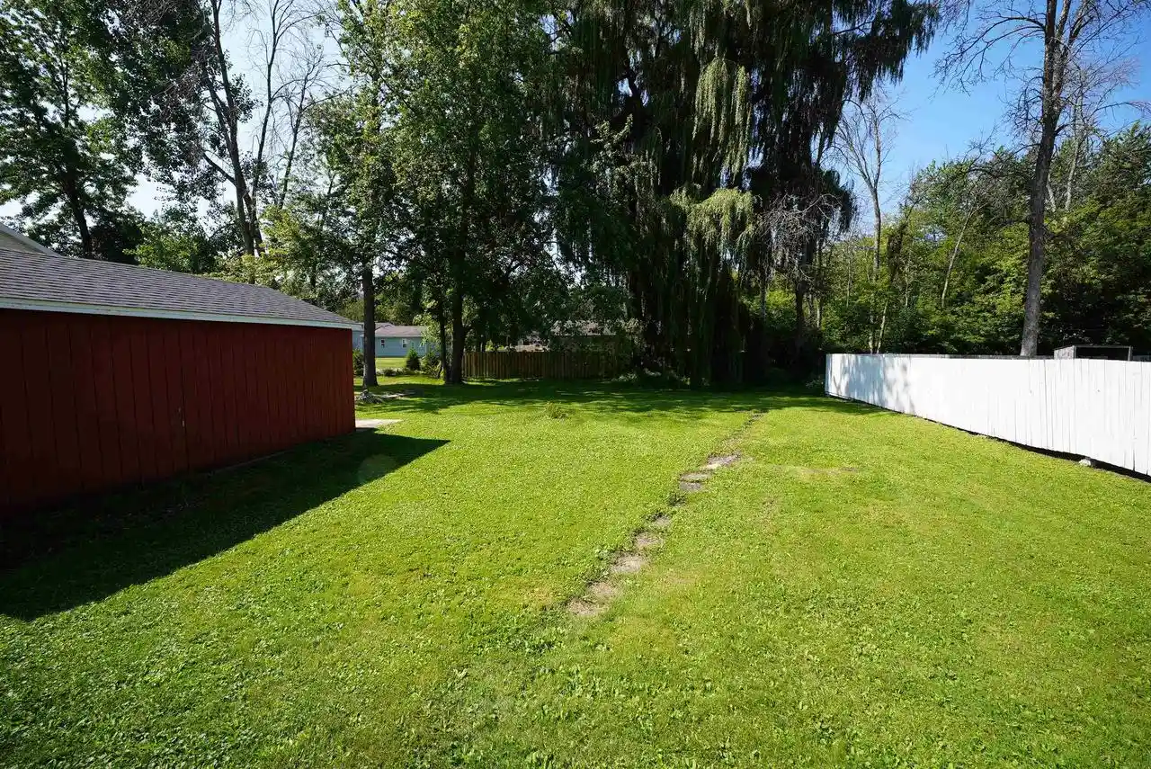Photo 4 of Single family home for sale at 3933 Lloyd Street Street, Green Bay, WI 54311 | MLS# 50331796 | Listing updated on 2026-09-02