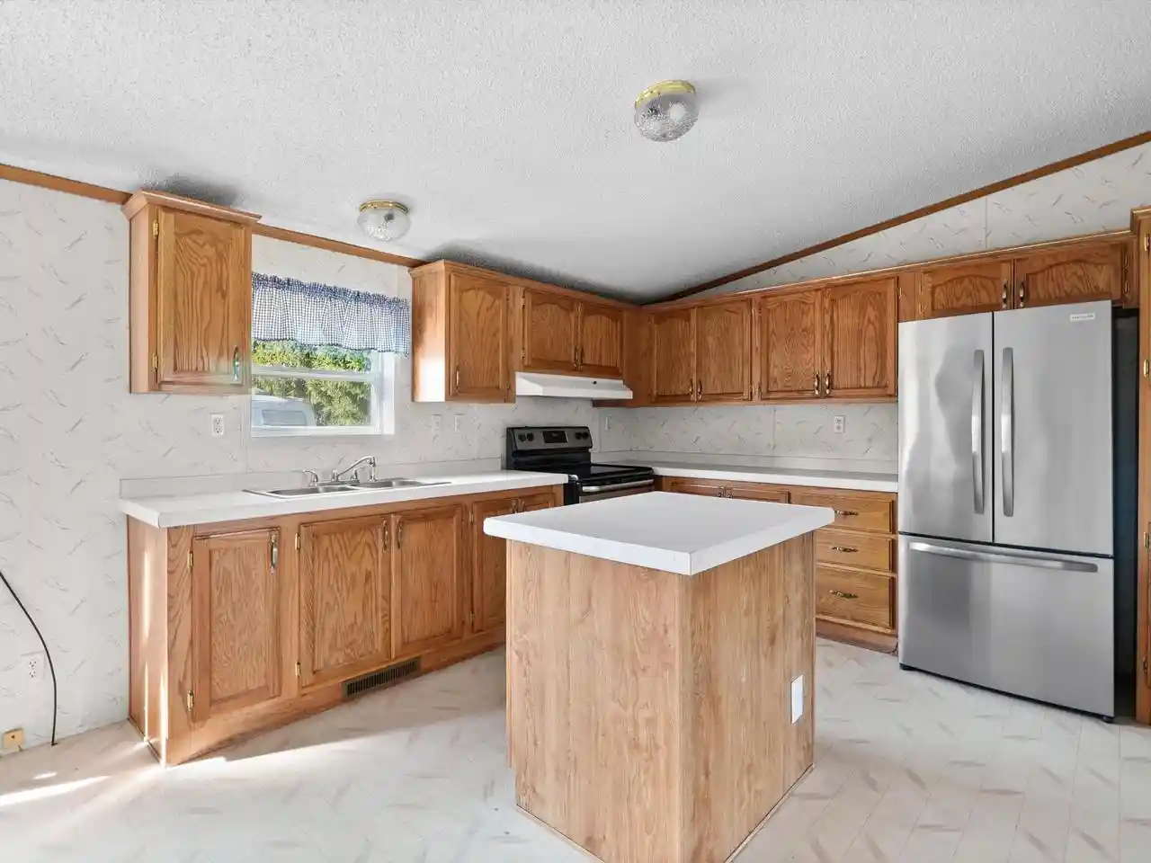 Photo 3 of Single family home for sale at 304 Park Lane Lane, Mishicot, WI 54228 | MLS# 1978176 | Listing updated on 2026-09-03
