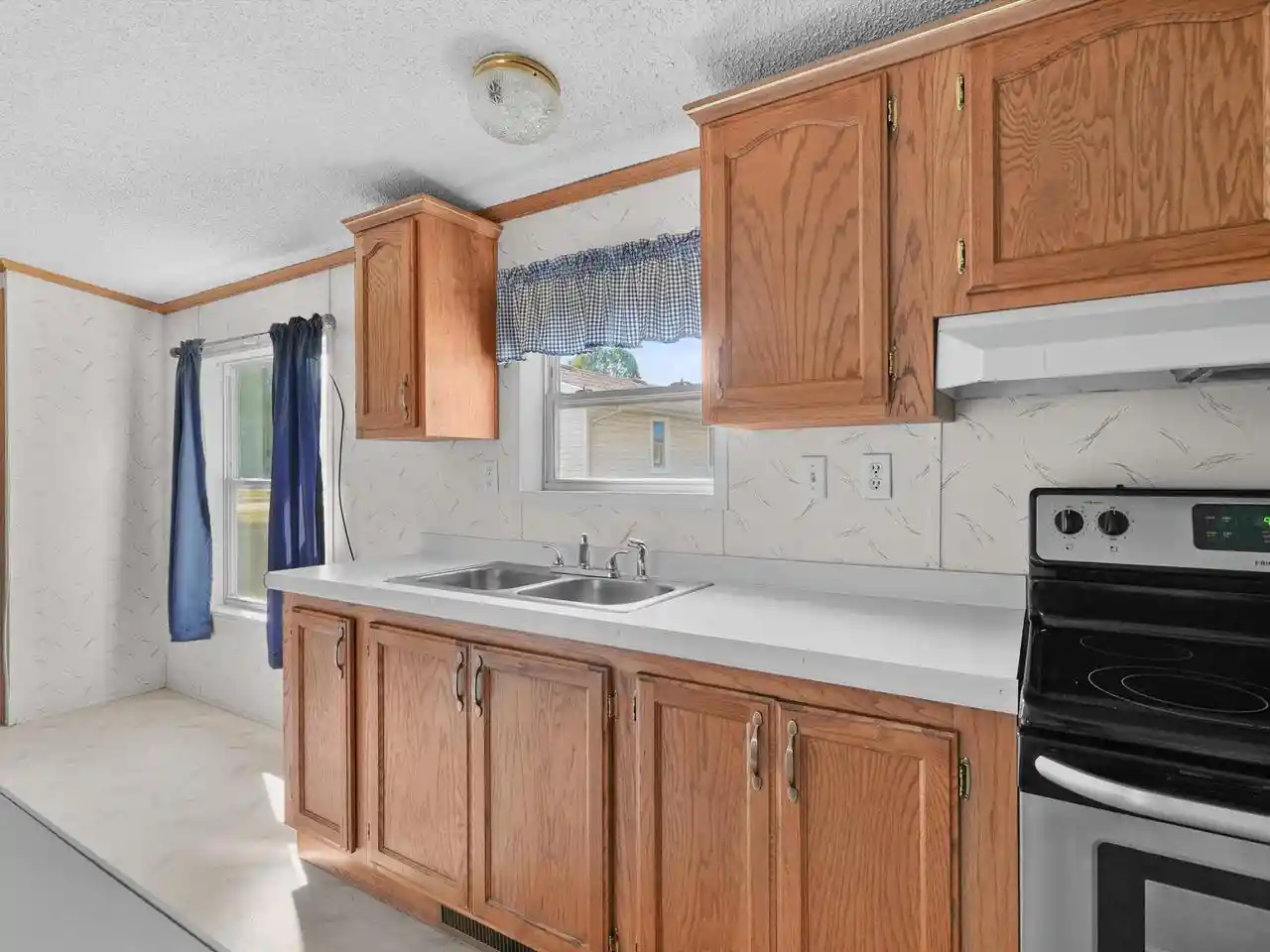 Photo 4 of Single family home for sale at 304 Park Lane Lane, Mishicot, WI 54228 | MLS# 1978176 | Listing updated on 2026-09-03