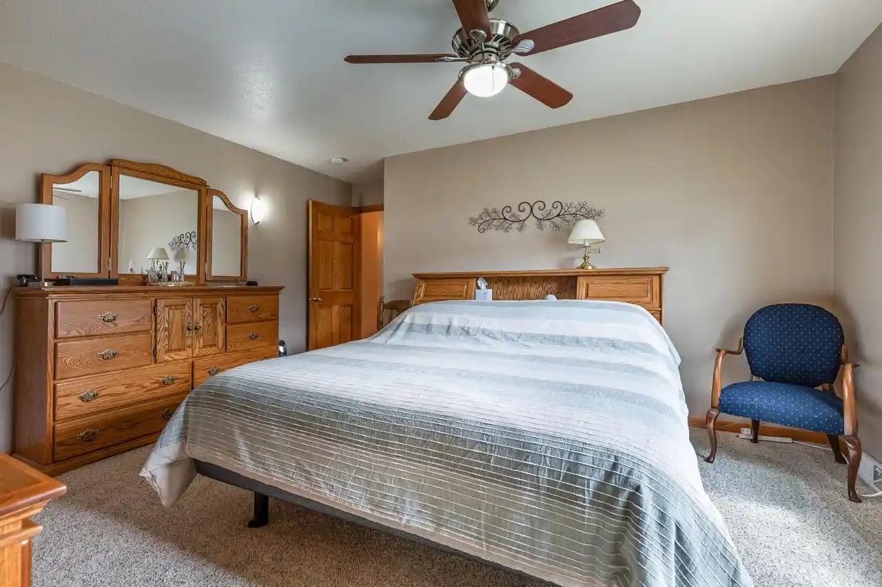 Photo 3 of Sale Pending at 913 Oak Avenue N Avenue N, Onalaska, WI 54650 | MLS# 1978182 | Listing updated on 2026-08-31