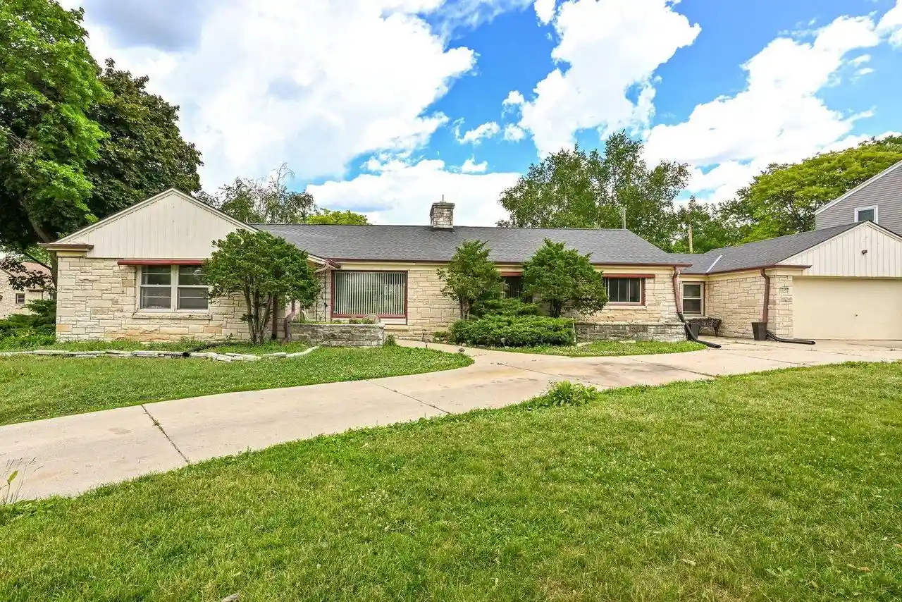 Photo 1 of Single family home for sale at 5340 W Melvina Street Street, Milwaukee, WI 53216 | MLS# 1978192 | Listing updated on 2026-08-31