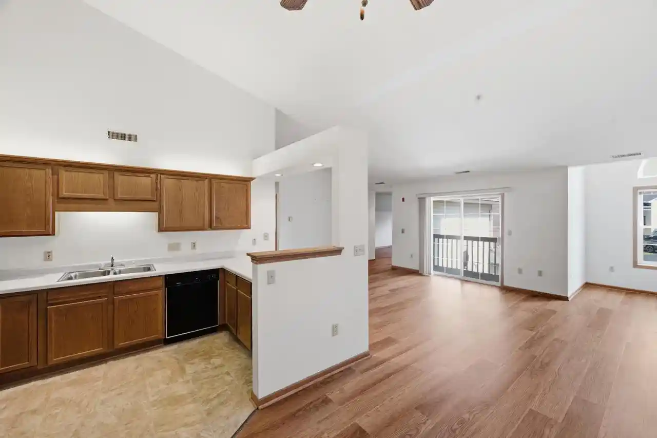 Photo 3 of Condo for sale at 6105 S Creekside Dr Dr #7, Cudahy, WI 53110 | MLS# 1978193 | Listing updated on 2026-08-31