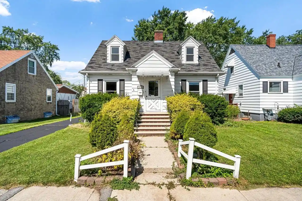 Photo 1 of Single family home for sale at 517 Columbia Avenue Avenue, Green Bay, WI 54303 | MLS# 50331806 | Listing updated on 2026-09-15