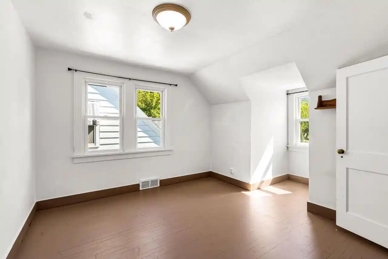 Photo 4 of Single family home for sale at 517 Columbia Avenue Avenue, Green Bay, WI 54303 | MLS# 50331806 | Listing updated on 2026-09-15