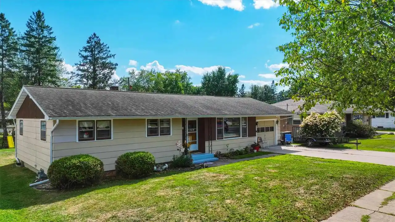 Photo 1 of Single family home for sale at 1308 E 17th Street Street, Marshfield, WI 54449 | MLS# 22604231 | Listing updated on 2026-09-10