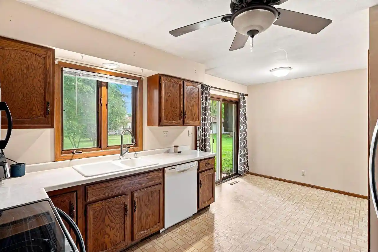 Photo 4 of Single family home for sale at 1200 E 21St Street Street, Marshfield, WI 54449 | MLS# 22604229 | Listing updated on 2026-09-21