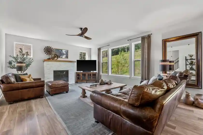 Photo 4 of Single family home for sale at N69W23598 N Donna Dr Dr, Sussex, WI 53089 | MLS# 1978230 | Listing updated on 2026-08-31