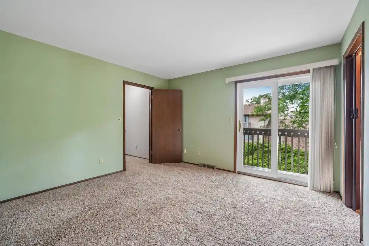 Photo 3 of Condo for sale at 1745 S Carriage Ln, New Berlin, WI 53151 | MLS# 1978237 | Listing updated on 2026-09-25